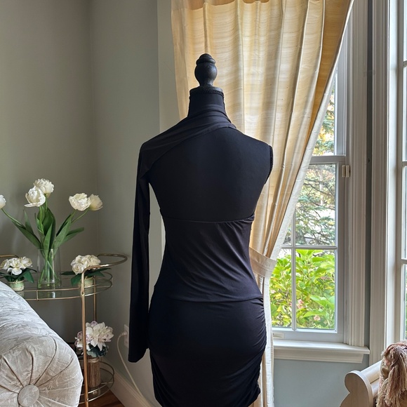 Lux Elegant Black One Shoulder Sleeve Dress - Picture 3 of 5